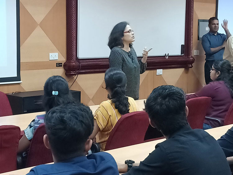 How to make a Pitch Deck by Dr Priam Pillai 1