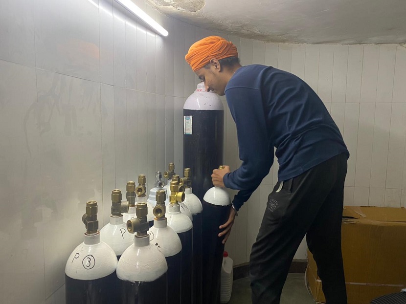 Oxygen Cylinder Drive in collaboration with Gurudwara Sahib Panvel 4
