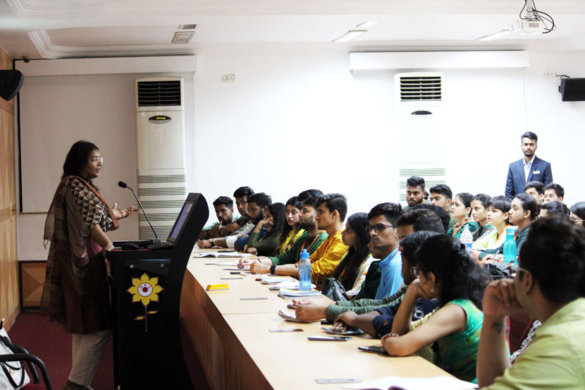 guest sessions on current trends and emerging opportunities for management students in media sector 8